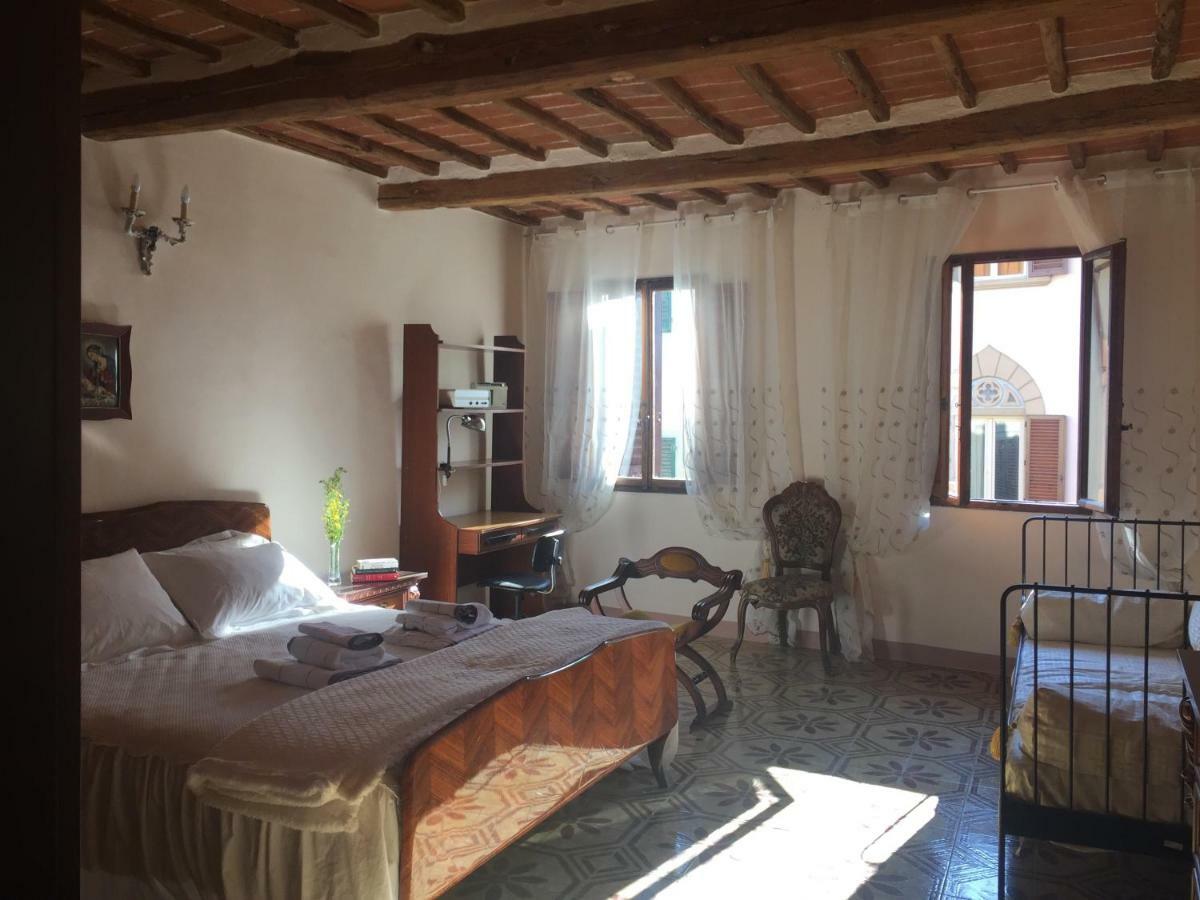 蒙特瓦尔基La Casa Di Luigi公寓 外观 照片