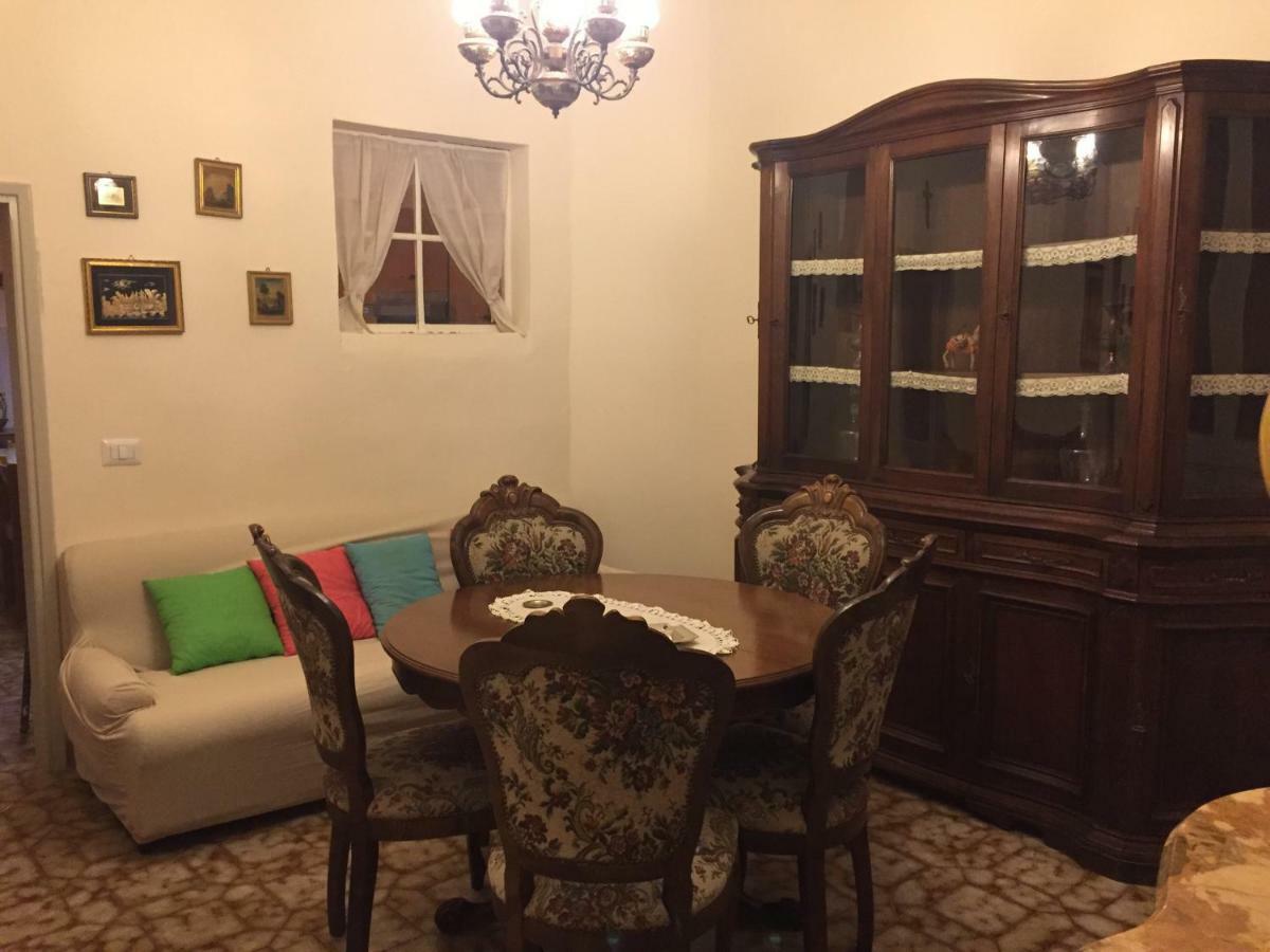 蒙特瓦尔基La Casa Di Luigi公寓 外观 照片