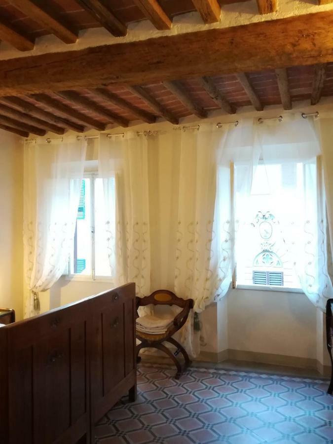 蒙特瓦尔基La Casa Di Luigi公寓 外观 照片